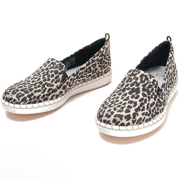 clarks leopard loafers